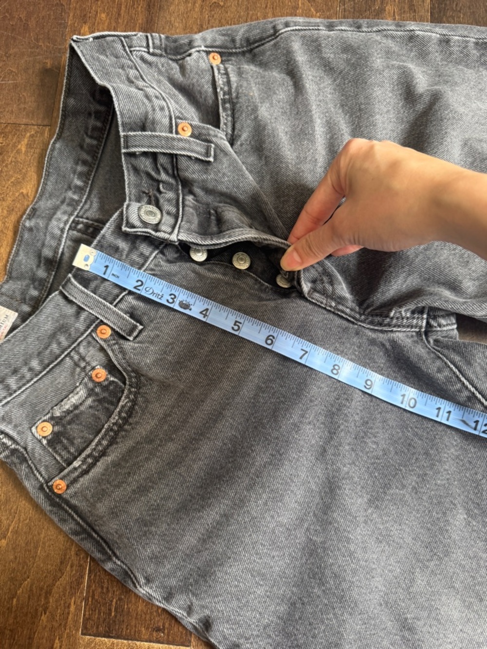 Levi’s 501 Dark Grey High-Rise Distressed Straight Leg Jeans - Picture 9 of 10